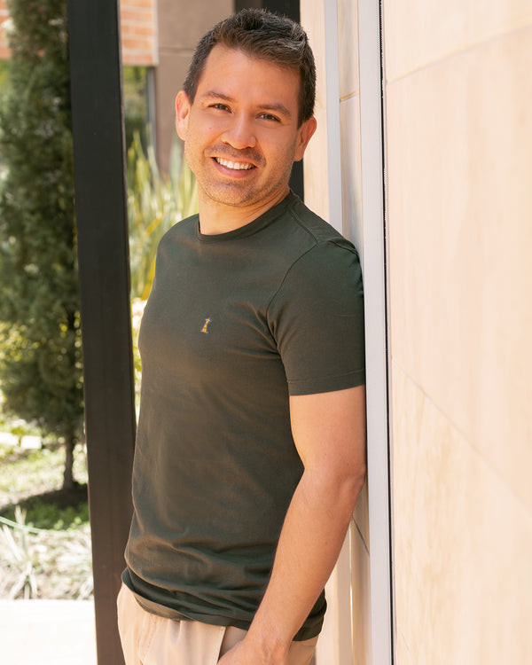 Camiseta Verde Militar / Regular Fit