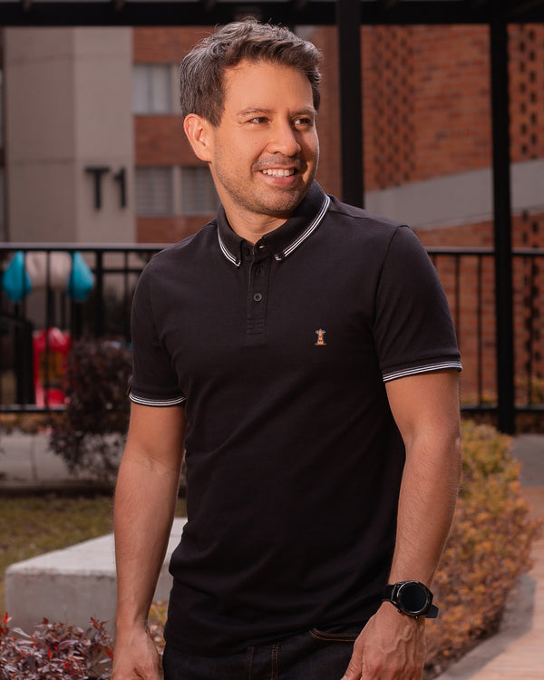 Polo Negra / Regular Fit